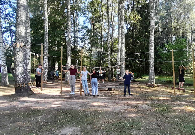 Palale valmis madalseiklusrada ja liugrada.png